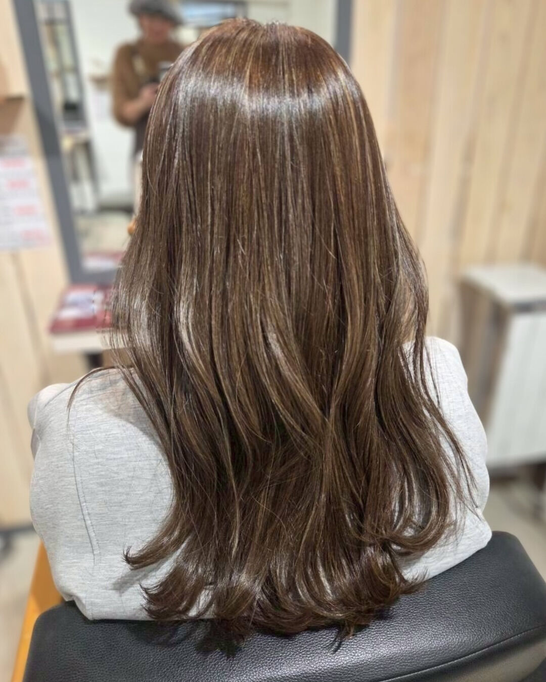 【光を味方にする、透明感白髪ぼかし】